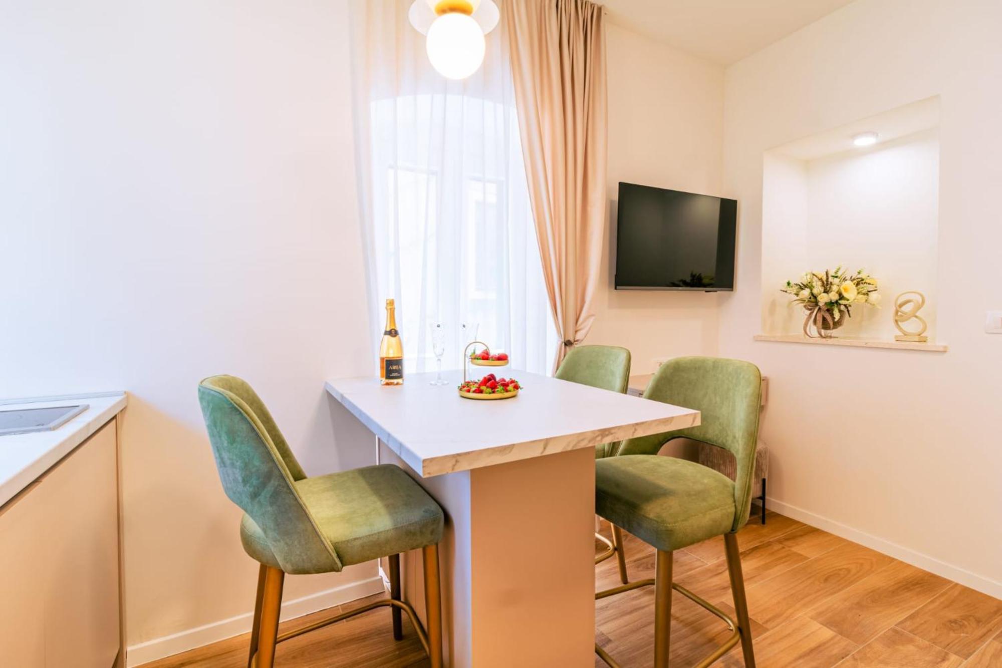 Luxury 2 Bedroom-2 Bathroom Apartment & Studio App With Rooftop Terrace Сплит Экстерьер фото